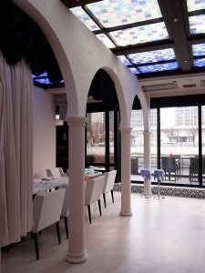 大阪市中央区<br>IL Suono di Emilia 北浜 様　<br>電動バルーンシェード、電動ロールスクリーン