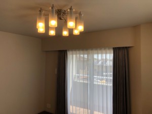 埼玉県富士見市　Ｓ様邸　<br>シャンデリア・カーテン