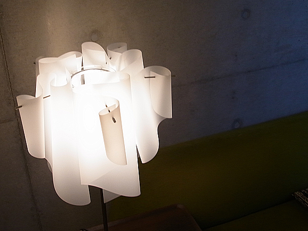 アウロ フロアランプ ｜Auro floor lamp （ホワイト）　　DI CLASSE ディクラッセ　- LED照明、照明器具の通販ならイケダ照明  online store